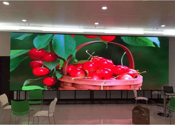 800nits Small Pixel Pitch Led Screen , P1.25 Indoor Led Video Walls 400*300mm