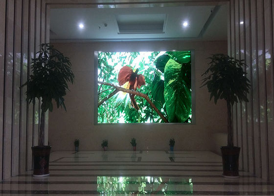 Novastar System 4mm Led Screen , SMD2121 1R1G1B Commercial Led Display Screen